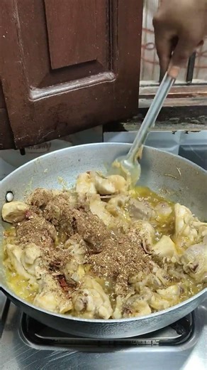 Aaj Kitchen Mein Ban Raha Hai Kuch Special 😋 #shortsvideo #cookingvideo #howtomakewhitesaucepasta