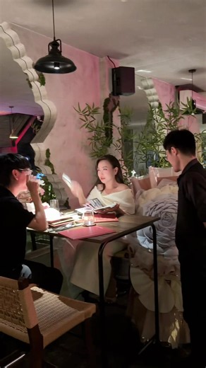Giữ lời hứa dẫn Thảo Nguyễn đi Sài Gòn chơi #phamthoai #santony | Phamthoai