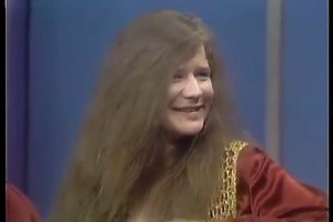 Janis Joplin shares her thoughts on European audiences in a 1969 interview with Dick Cavett. | Happy Mag