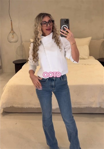 Perfect Spring Outfit: Comfy Shirt and Stretchy Jeans