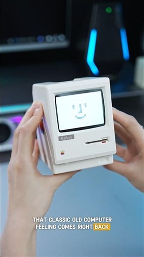 That little smiley face instantly unlocked childhood nostalgia. #digitalclock #macintosh #retrotech