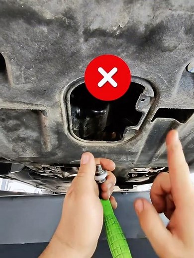 This Tiny Washer Caused an Oil Leak!”‪@full_oils_cars‬