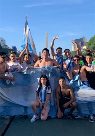 🇦🇷1 min es muy poco para este día 🥹 #argentina #messi #campeonesdelmundo #obelisco #9dejulio #9dejulioargentina #🇦🇷 #scaloneta
