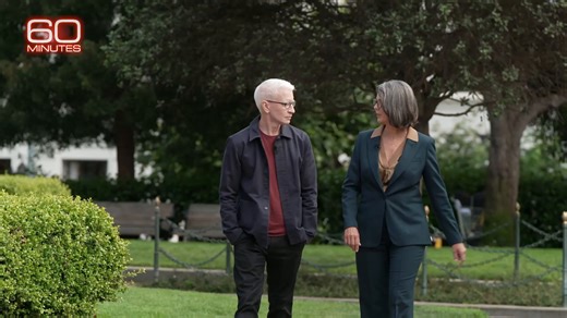 Sherald’s style is in a tradition called American Realism, which depicts the ordinary in American life. Show curator Sarah Roberts says Sherald is “creating images that say something about America right now.” https://cbsn.ws/4ng08cu | 60 Minutes