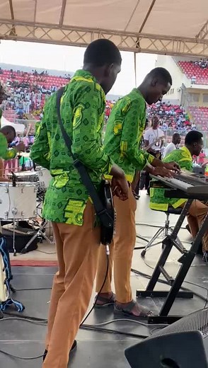 Dansen Bass Performance: Uniting Ghanaian Bass Players