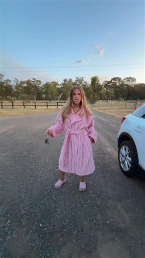 Bella Walker (@bellawalker26)’s videos with original sound - Elizabeth