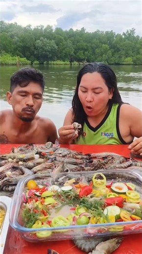 Our EPIC River Seafood Feast! Raw & Cooked 🤤