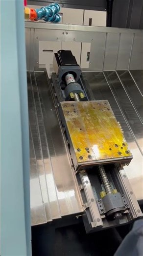 Vertical machine center 🦾 #cncmachining #metalworking #cncmachines #cncmanufacturing #cnc #gsk