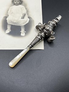 Hochet et sifflet anciens de style édouardien en argent sterling et nacre avec grelots, des années 1900 à 1910, hochet pour bébé, pendentif, - Etsy France