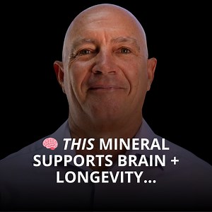 🔬🧠😌🧬 Magnesium is essential for over 600 enzymatic reactions, including brain health, stress resistance, and longevity. But it’s not just the amount of magnesium that goes in your mouth that matters: it’s what *gets to your cells*. Learn more about this essential mineral and how to ensure you're getting enough of it in a recent podcast: https://www.qualialife.com/magnesium-dr-greg-kelly-bioavailability #brainhealth #stress #healthyaging | Qualia Life