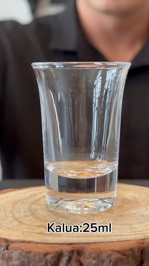 OGASM shot #cocktailbar #phache #LearnOnTikTok #baileys #fypシ゚viral #cocktail