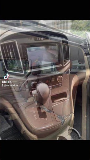 VAN FOR SALE - 2019 HYUNDAI STAREX GOLD (Details nasa comment section)