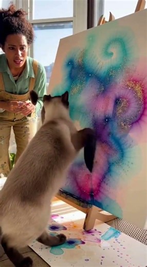 Cat Paints Masterpiece with Its Tail #CatGenius #ArtisticPets #SurrealCats #cutecats #cat #狐兄弟