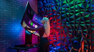 Now Trending: Foldable, Flexible Displays and Screens - Newegg Insider