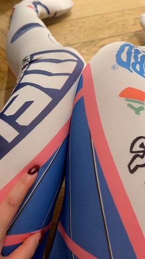 Koko Yamada✨ on Instagram: "Why does my dva outfit make such a mess? #dvaoverwatch #cosplaying #sanfrancisco #usagirl"