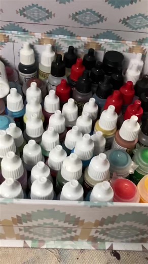 Finishing up a commission for a custom mini figure! So happy with how this turned out!!