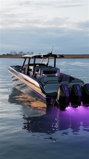 162K views · 10K reactions | Looks fast sitting still  Check out our 10min YouTube video on crafting this flagship 40CCX. Subscribe to the channel if you enjoy 酪 | Sunsation Powerboats | Facebook