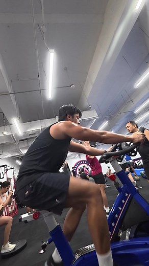 normalize using filipino music in your vids!!! tara workout!