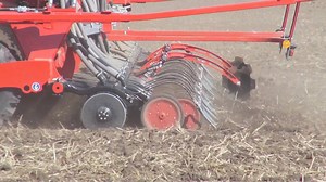 Erlebt das komplette HORSCH Produktprogramm in unserer faszinierenden Übersicht. Bodenbearbeitung, Sätechnik und Pflanzenschutz - powered by HORSCH. | Horsch