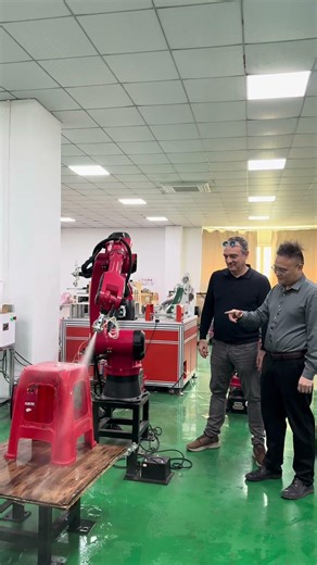 No-programming painting robot, easily handles small batches of various products.#Painting robots