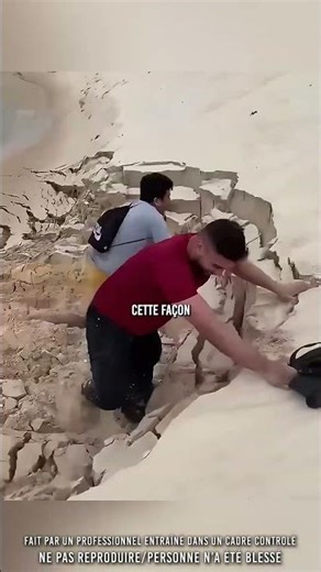 👀 Quand tu rentres dans du sable mouvant…