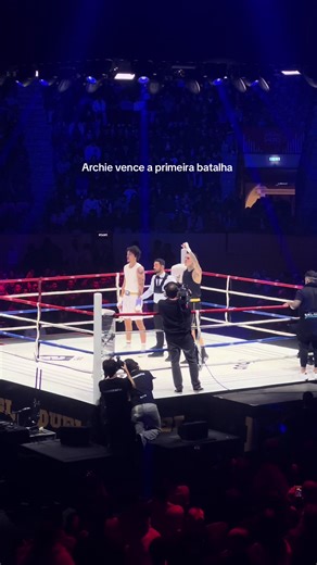 Archie Vence no Duel Boxing: Vitória ao Canto Azul