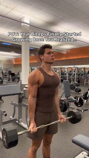 Full Bicep Workout Guide ⬇️ Do One Exercise Behind the Body ✅ ➡️ to Target the Long Head Do One Exercise in Front of the Body ✅ ➡️ to Target the Short Head Do One Exercise With a Neutral Grip ✅ ➡️ to Target the Brachialis Pick one exercise from each category 💪🏼 Long Head: ▪️Seated Incline Curl ▪️Behind the Back Cable Curl Short Head: ▪️Spider Curl ▪️Single Arm Preacher Curl Brachialis: ▪️Dumbbell Hammer Curl ▪️Cable Hammer Curl I recommend doing 2-3 sets of each selected exercise for 8-12 reps