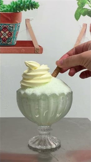 Let's make a beautiful and delicious dessert together!