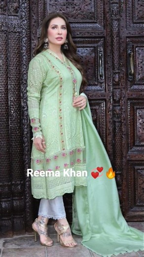 Reema Khan — timeless beauty and true Pakistani cinema royalty. ✨