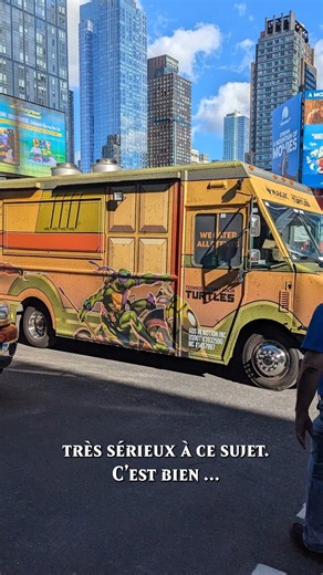 Magic C'est Chic on Instagram: "Le dernier crossover MTG de 2026 est dévoilé (et fait encore scandale) ! Les Tortues Ninja débarquent dans Magic: The Gathering en mars, avec un deck commander, un Bundle Pizza et une nouvelle mécanique de... NINJA ! #magicthegatheringcards #magicthegathering #mtgfr #mtgcommander #mtgedh"