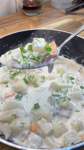🥣 Cremige Kohlrabi-Suppe – einfach &lecker! 🇩🇪