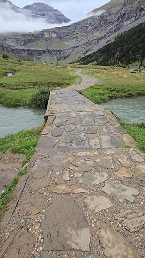 Ordesa y Monte Perdido: Senderismo Mágico