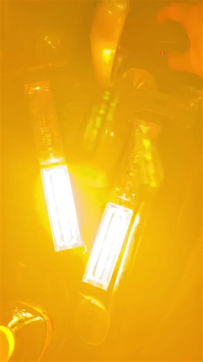 Super cool, ce feu de signalisation stroboscopique à LED !#voiture #carlights #auto #lampe #ledlights