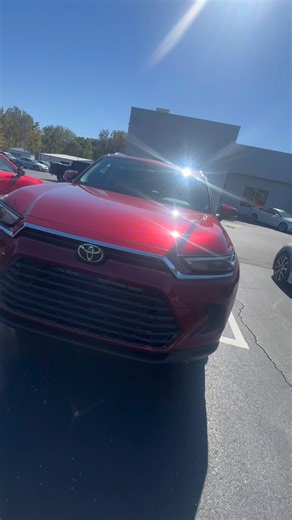 We know there are plenty of fans of Toyota’s stunning Ruby Flare Pearl out there — and it’s easy to see why! ❤️ This color adds the perfect touch of style to the 2026 Toyota Grand Highlander Hybrid XLE. Click the link in the comments below to see our most up-to-date and competitive pricing! | Toyota of Murray