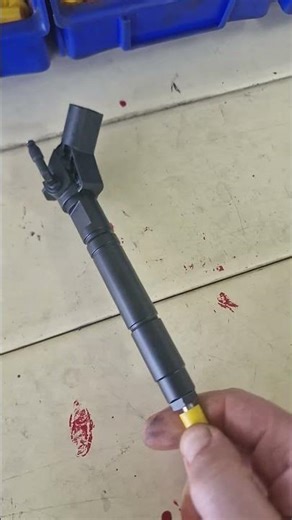 بخاخات مرسيدس بعد الاصلاح عادت الى مكانها وكأنها جديدة تماما لمعانها مثل دهان الوكالة والنتيجة