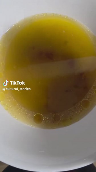 Νηστίσιμο κέικ πορτοκαλιού με σοκολάτα και καρύδια ✨️ Να τις αγαπάτε τις μανούλες σας και να τις φροντίζετε 🤍 #culturalstories #νηστισιμο #κεικ #μαμα