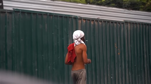 How crack zombies walk minutes from millionaires