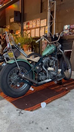 Harley-Davidson Shovelhead rocking a springer front end at Choppageddon