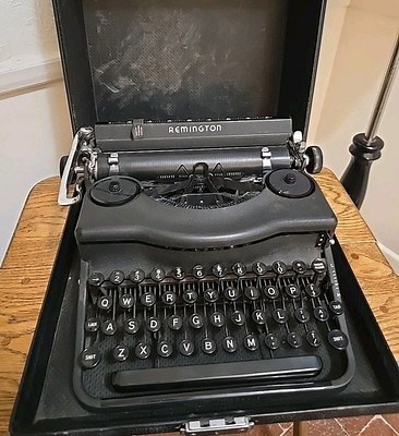 Vintage 1940s Remington Typewriter "Quiet Model 1" w/ Case | eBay