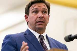 Ron DeSantis, de Florida, en guerra de palabras con Joe Biden por la propagación del COVID-19