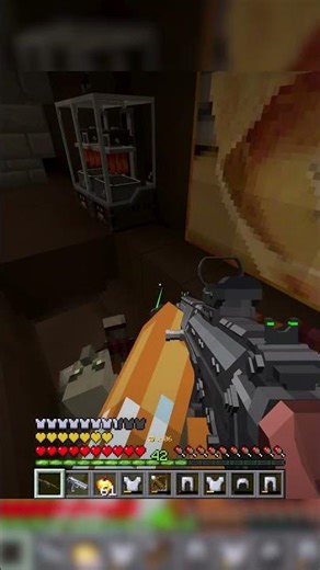 STOPPING PILLAGERS FROM ATTACKING A CITY #shorts #minecraft #minecraftmemes