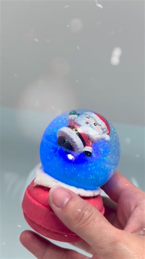 ⭐️ We can't believe it either, but Christmas is just around the corner, & so are our Christmas Bath Bombs! ⭐️ 🎁 Get in the holiday spirit with specially handcrafted bath bombs, perfect for holiday gifts, festive party favors, or even a little special treat for yourself! 🎁 | Sweet Bath Co.