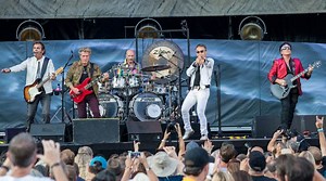 Journey Singer Arnel Pineda Releases Hopeful New Holiday Song "This Christmas - A Beacon Of Hope" -