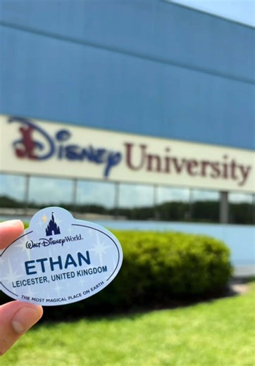 Your sign to just do it… #yummyjobs #disneyworldflorida #bestsummer #orlando #disney