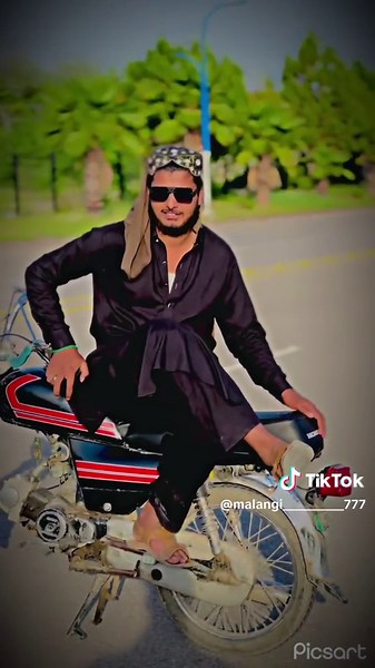 Amir Shah: A Glimpse into Bhatti's World