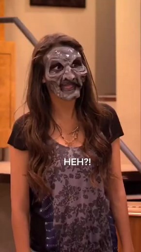 Cat Valentine Singing in Victorious Series