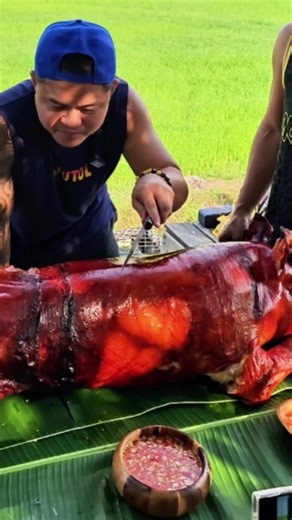 Delicious Lechon Mukbang Experience in the Philippines