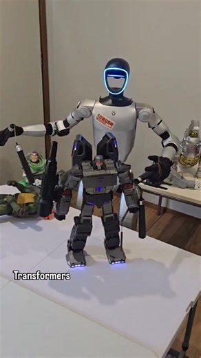 Blind Neighbourhood Nerd on Instagram: "ROBOT Nunchuck 🤖 #transformers"