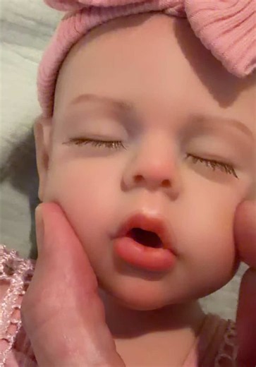 The sweetest Christmas gift for little ones who love baby dolls. 🎄🍼 This realistic silicone baby doll is perfect for nurturing pretend play and holiday gifting. #SiliconeBabyDoll #babydoll #KidsToys #kidschristmasgifts #christmasgift