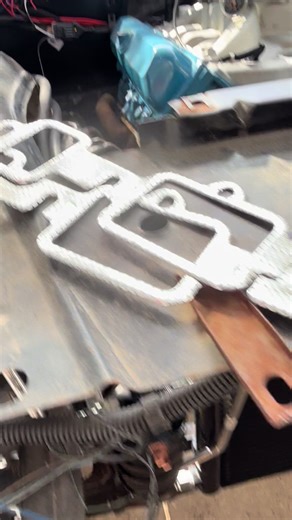 Bolting the headers up on the trans am#exhaust#manifold#bolt